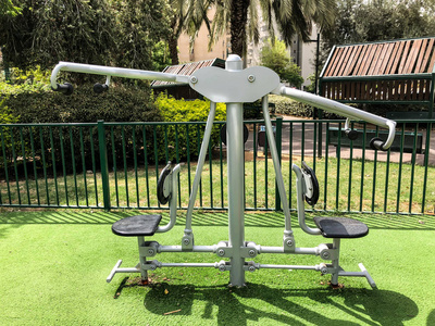 公共公園與家居用品 融合健身的現代生活新方式