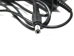 吉摩東芝15V 3A筆記本電源適配器 圖片解析與產(chǎn)品特性介紹